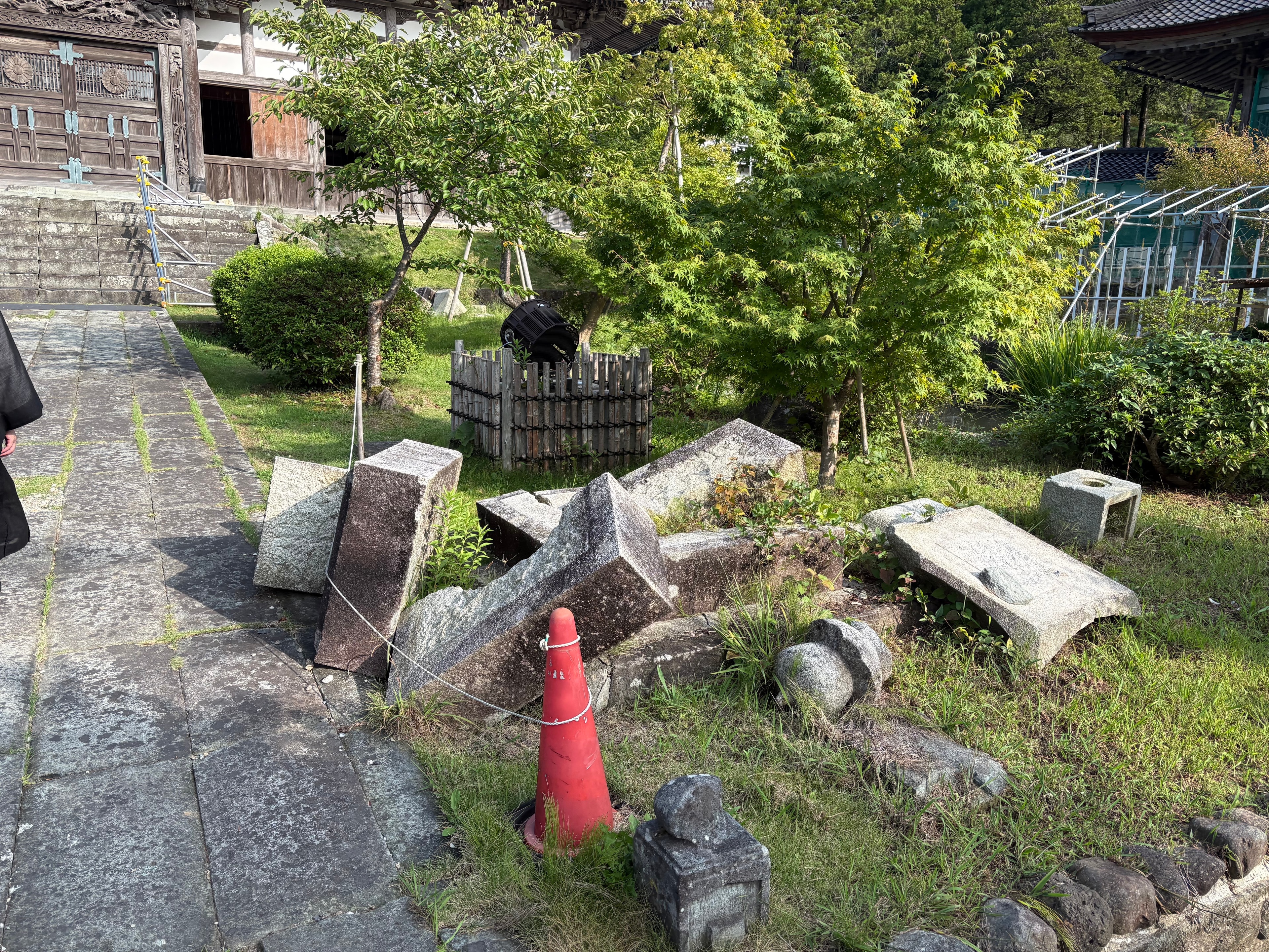 總持寺祖院の境内と石造物